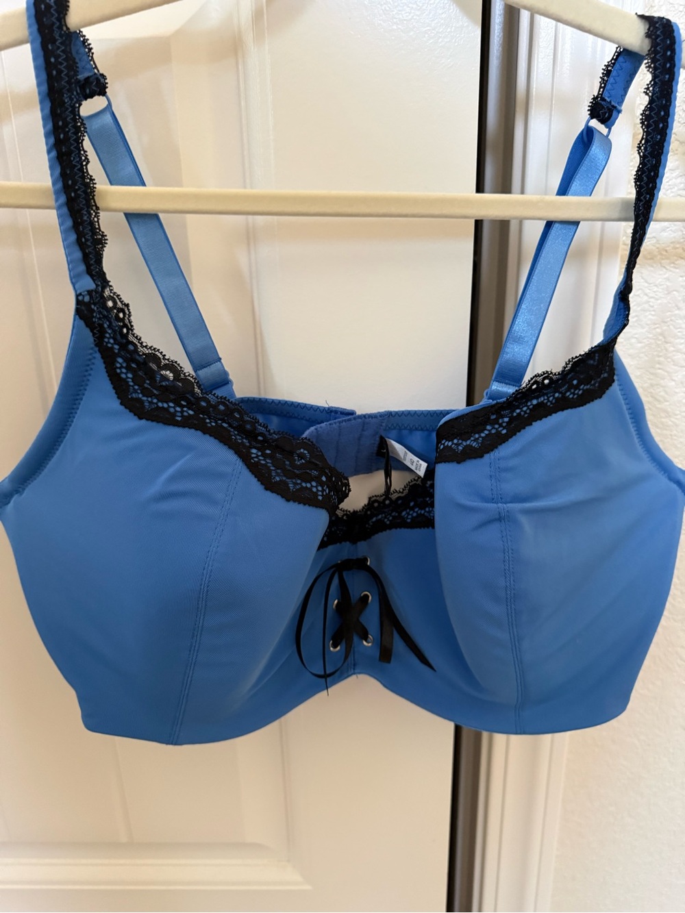 Frederick's of Hollywood Blue Padded Underwire Bra with Black Lace Trim 44D NWOT